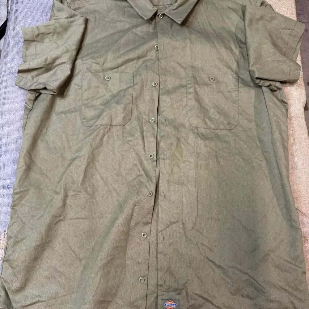 Dickies Men's Green and Khaki Shirt